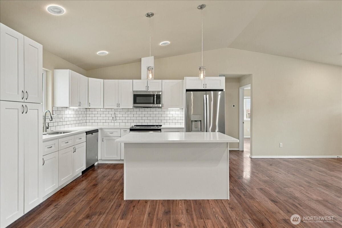 405 Ridgewood Drive