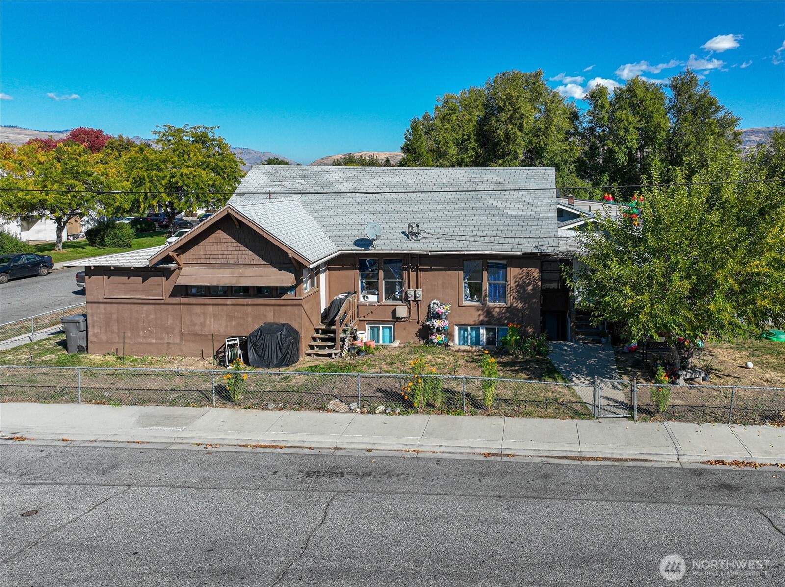 613 -615 Alaska St.