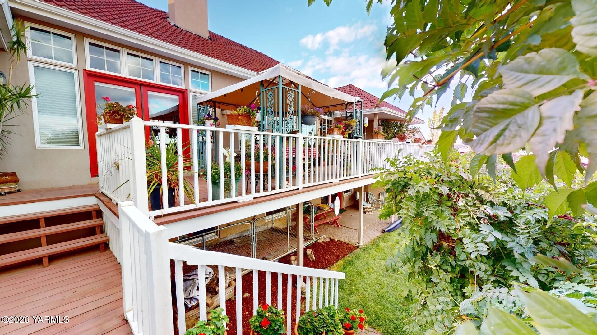 123 N Basalt Springs Way