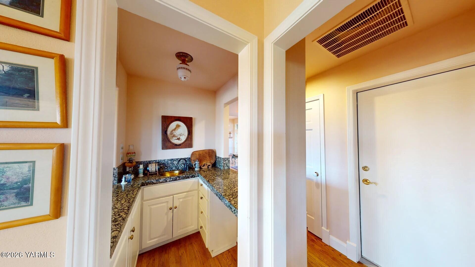 123 N Basalt Springs Way