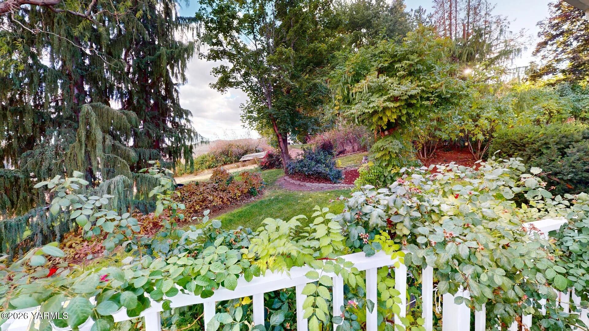 123 N Basalt Springs Way