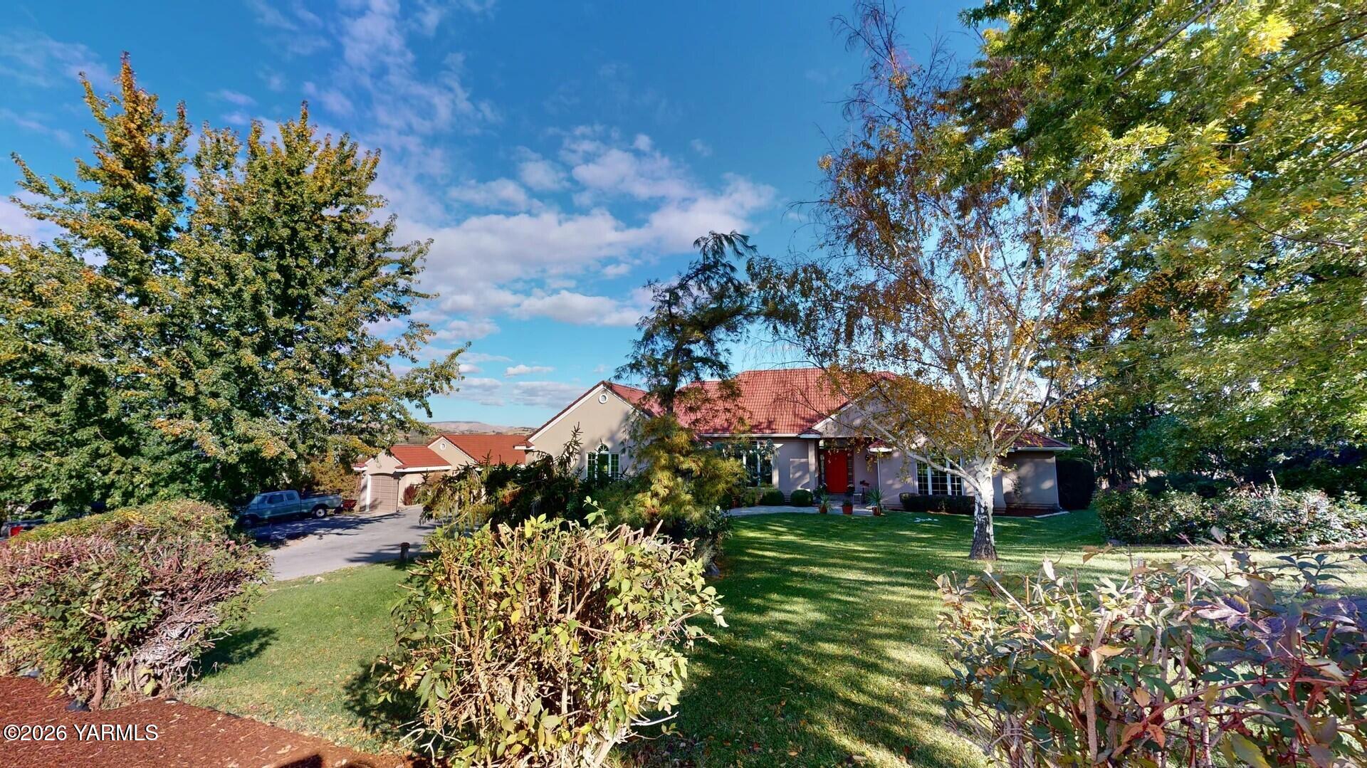 123 N Basalt Springs Way