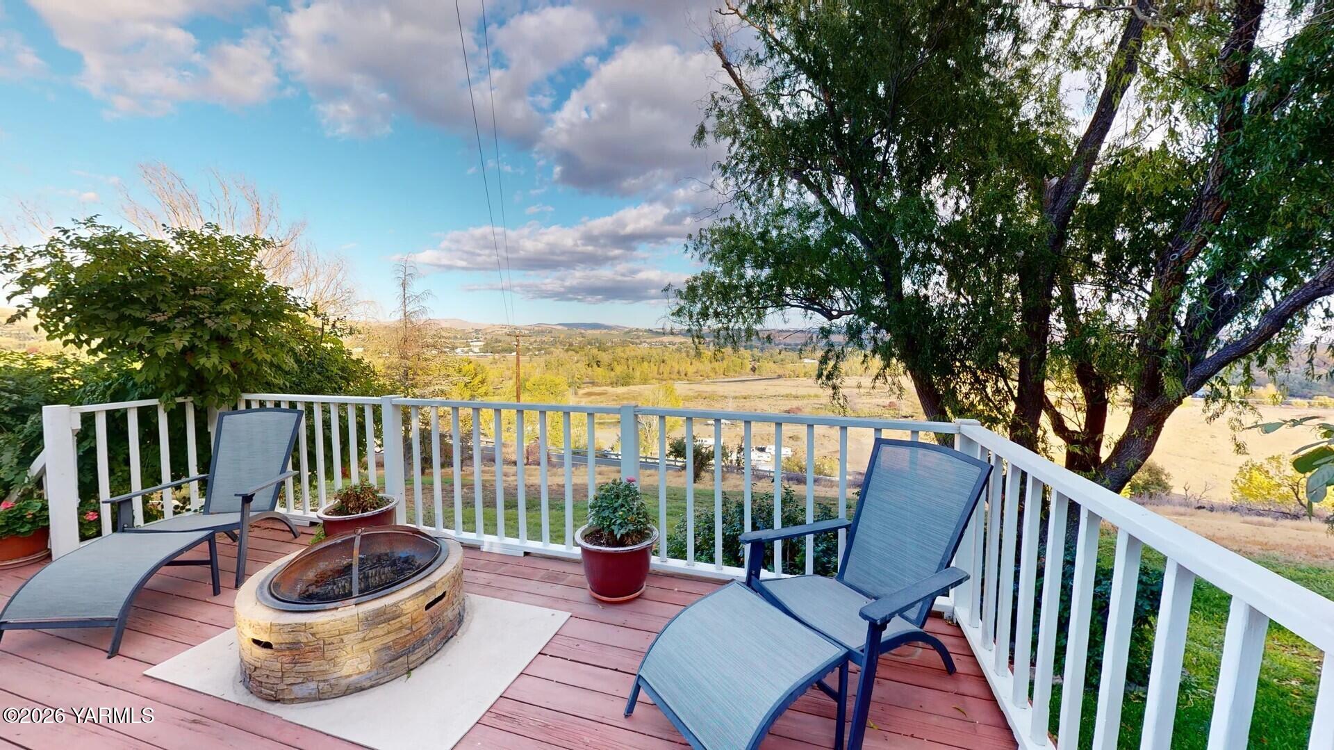 123 N Basalt Springs Way