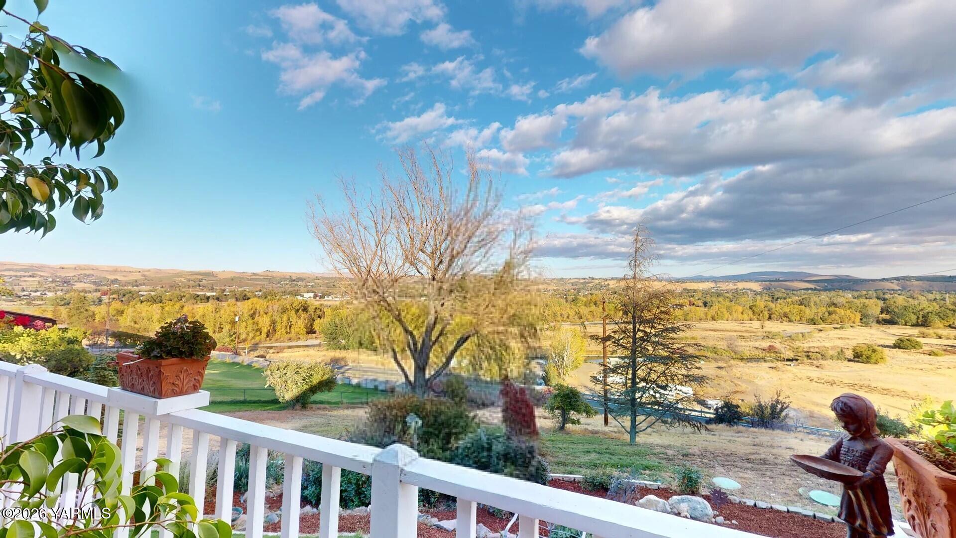 123 N Basalt Springs Way