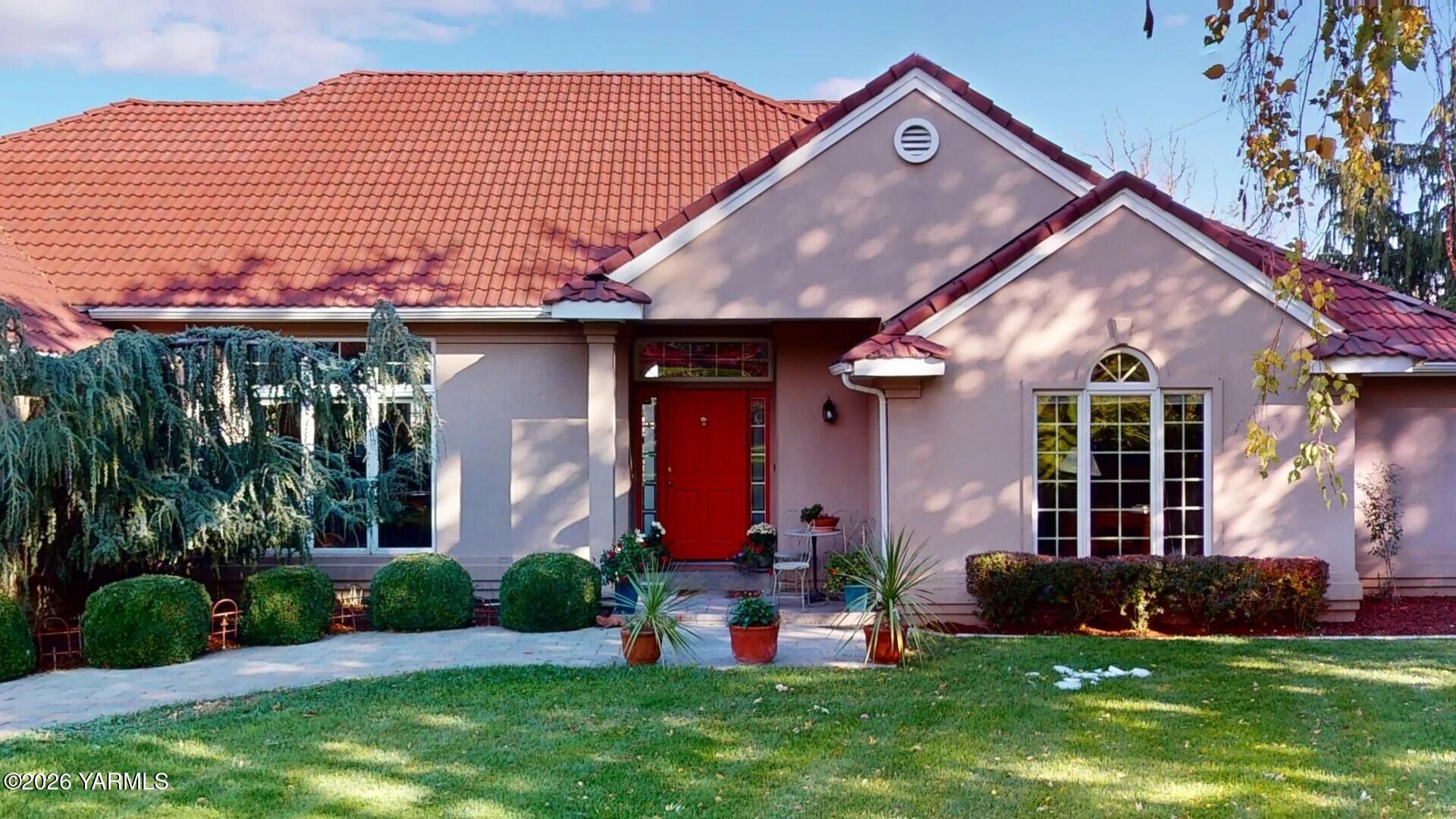 123 N Basalt Springs Way