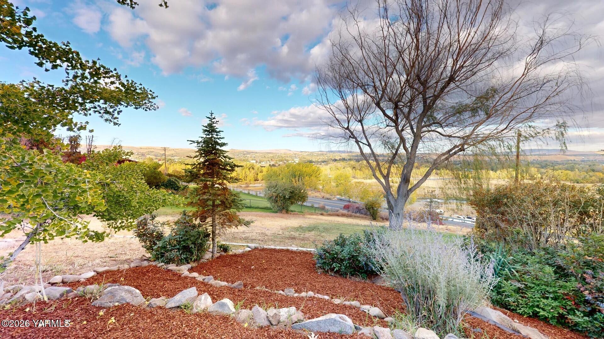 123 N Basalt Springs Way