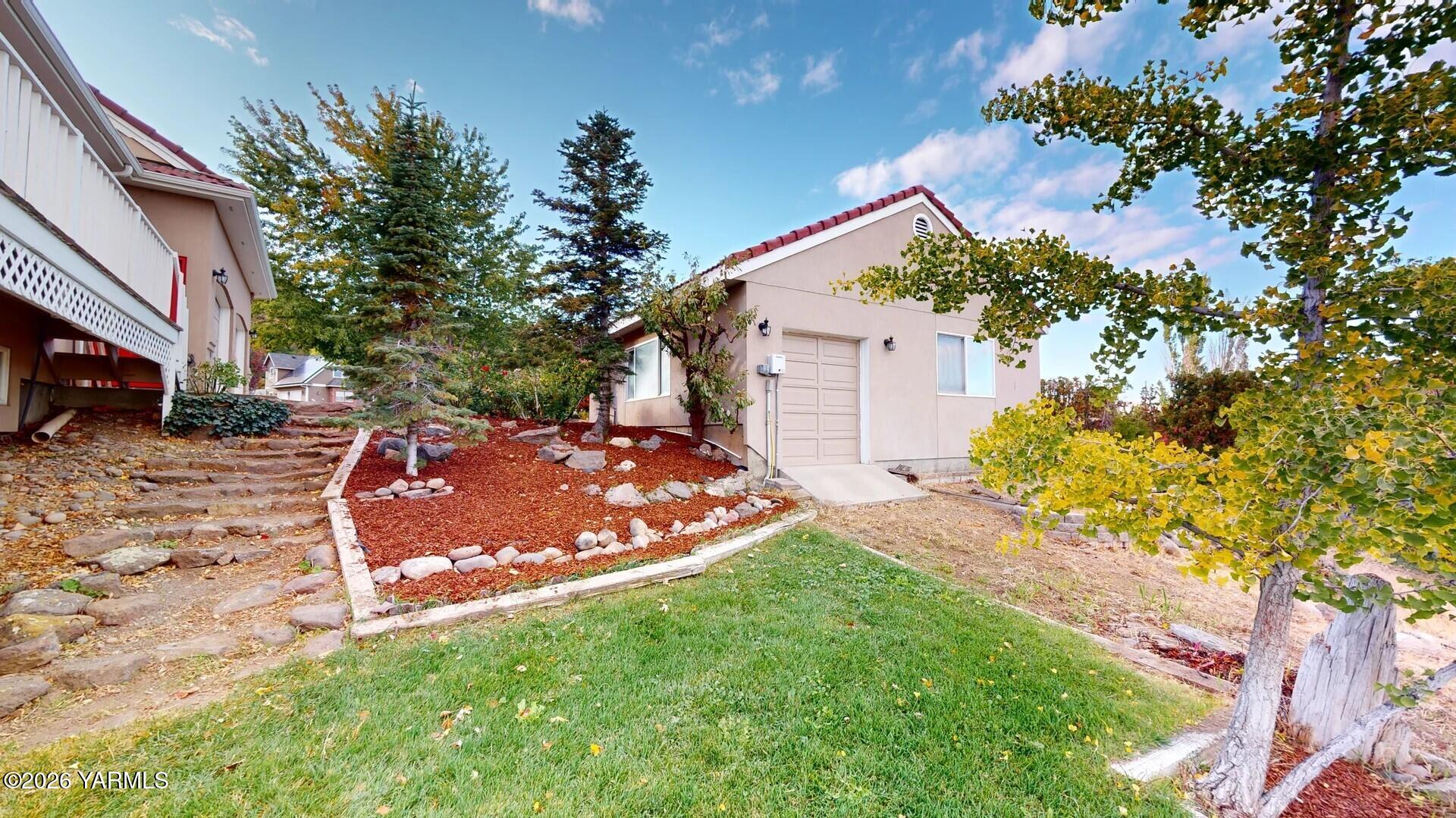 123 N Basalt Springs Way