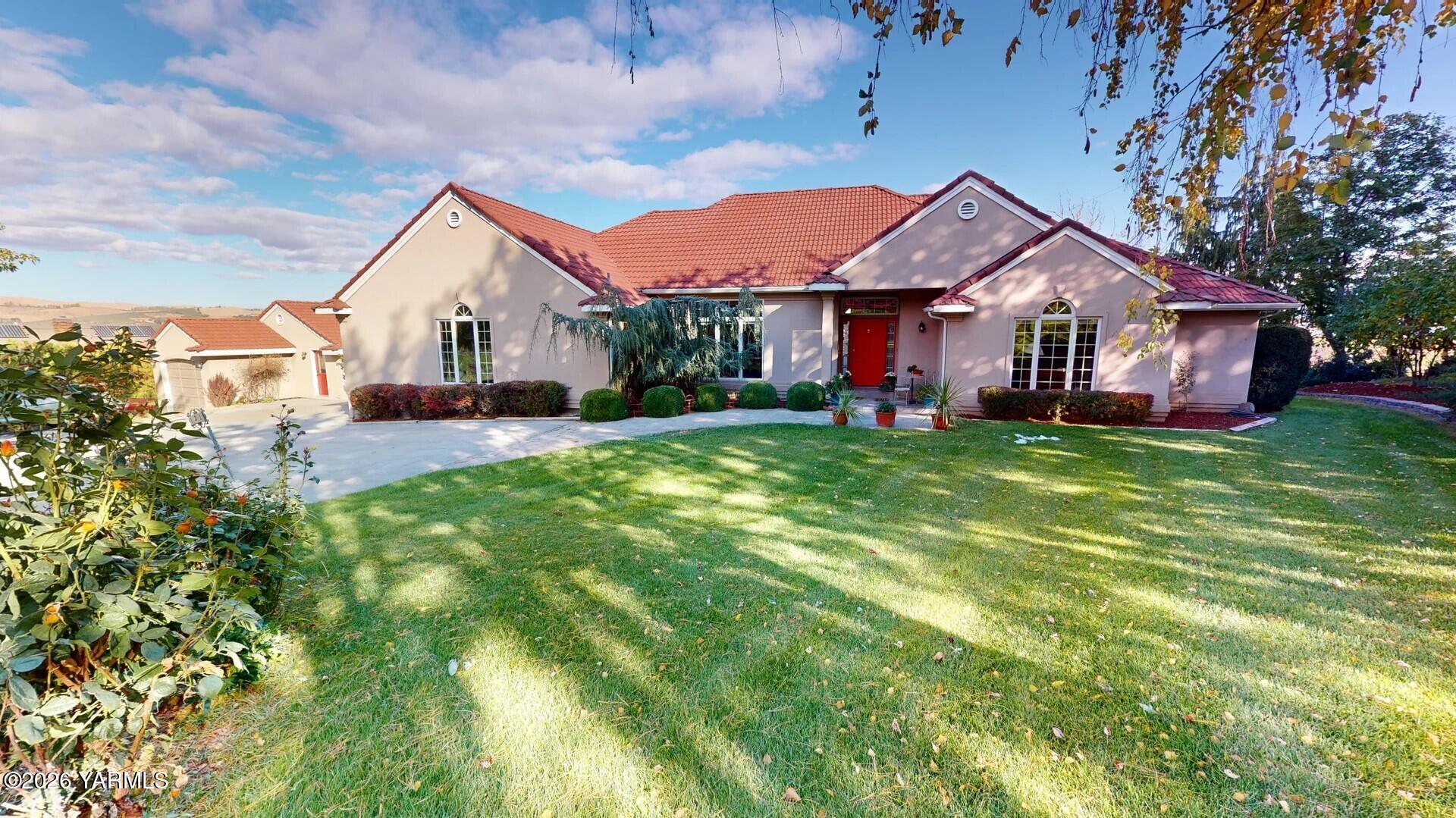 123 N Basalt Springs Way