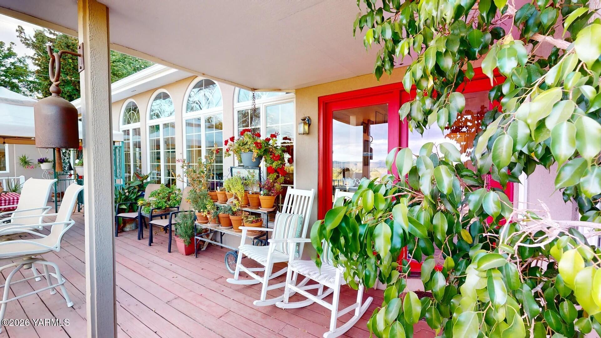 123 N Basalt Springs Way