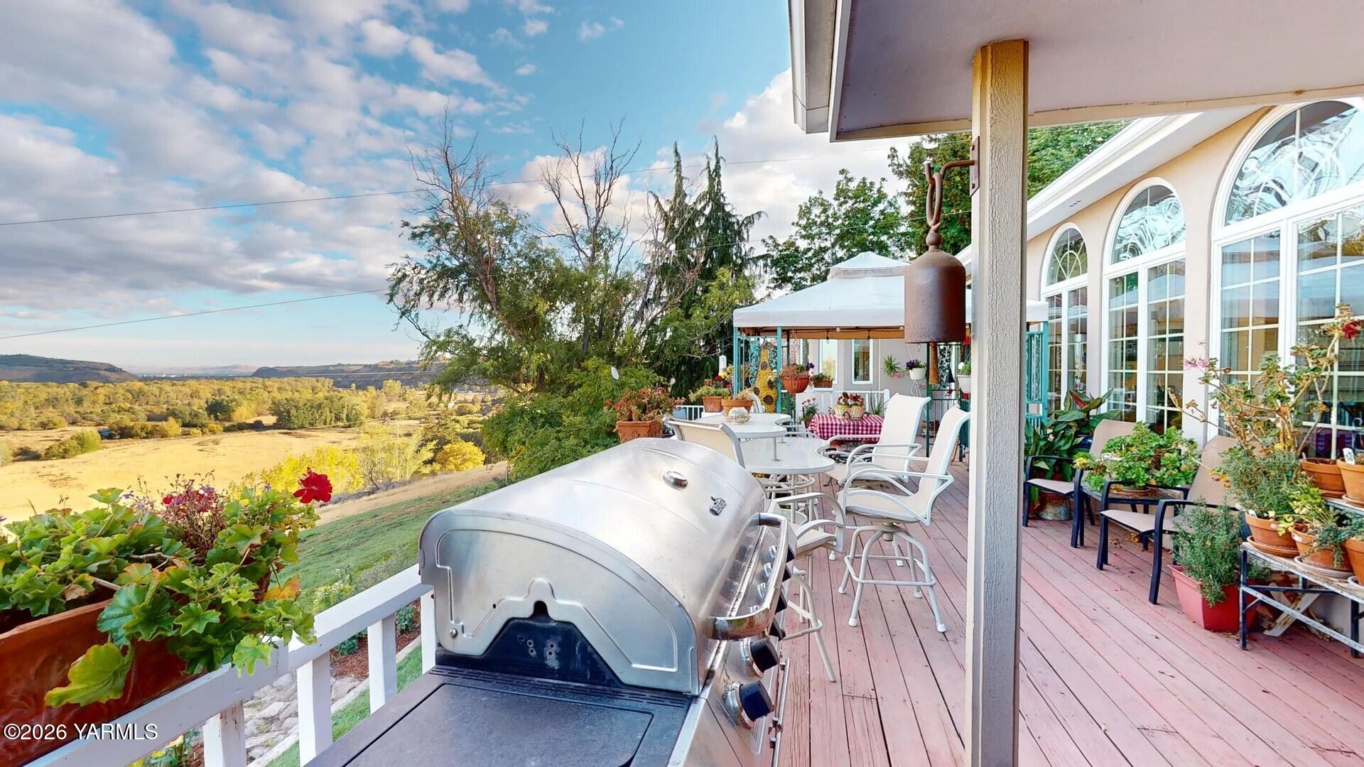 123 N Basalt Springs Way