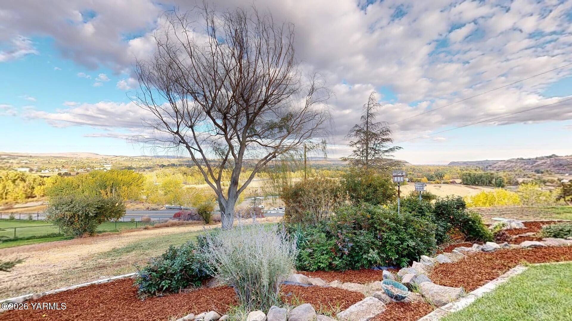 123 N Basalt Springs Way