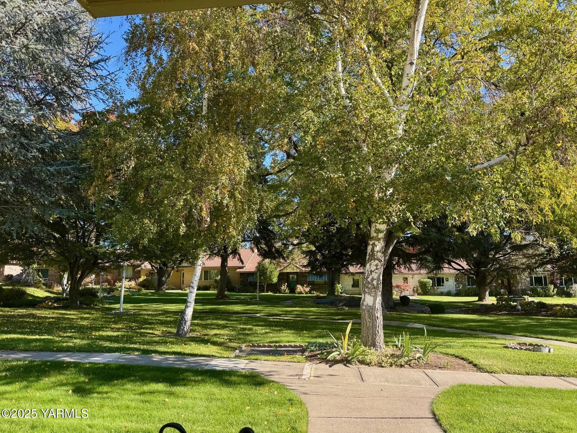 215 N 56th Ave Unit: 5