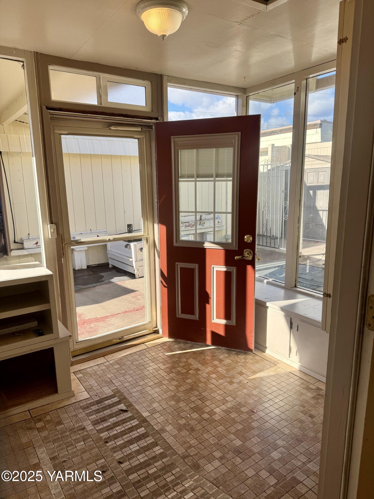 215 N 56th Ave Unit: 5