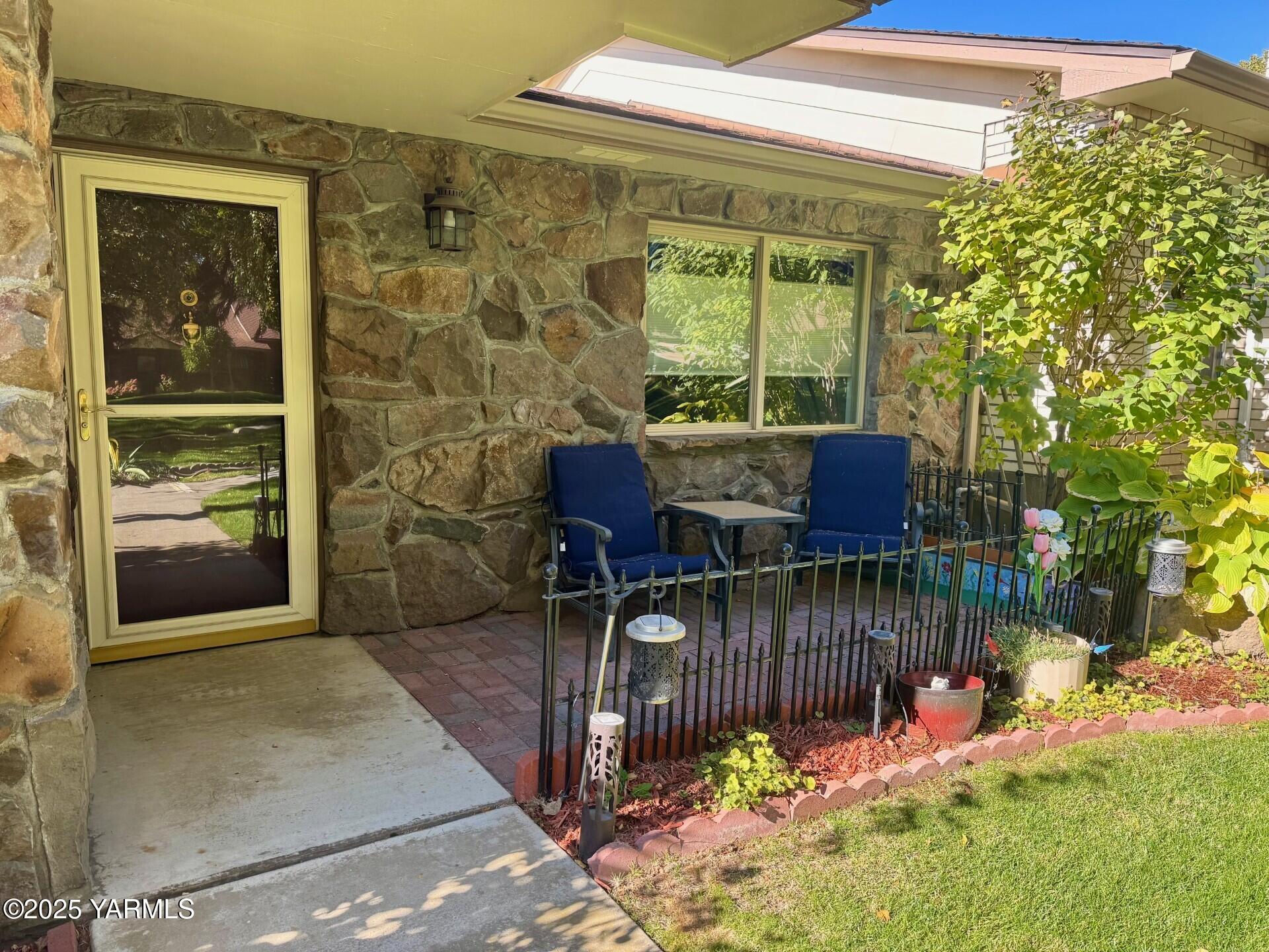 215 N 56th Ave Unit: 5