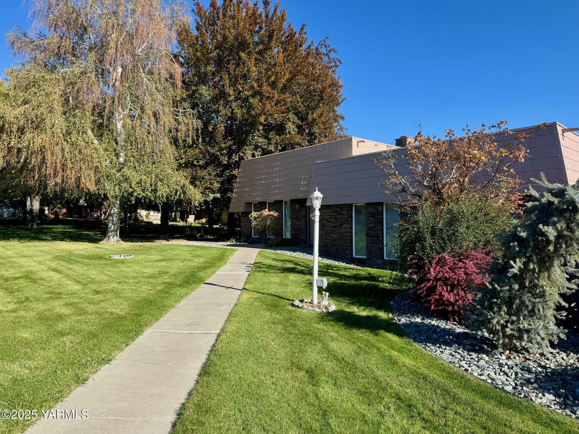 215 N 56th Ave Unit: 5