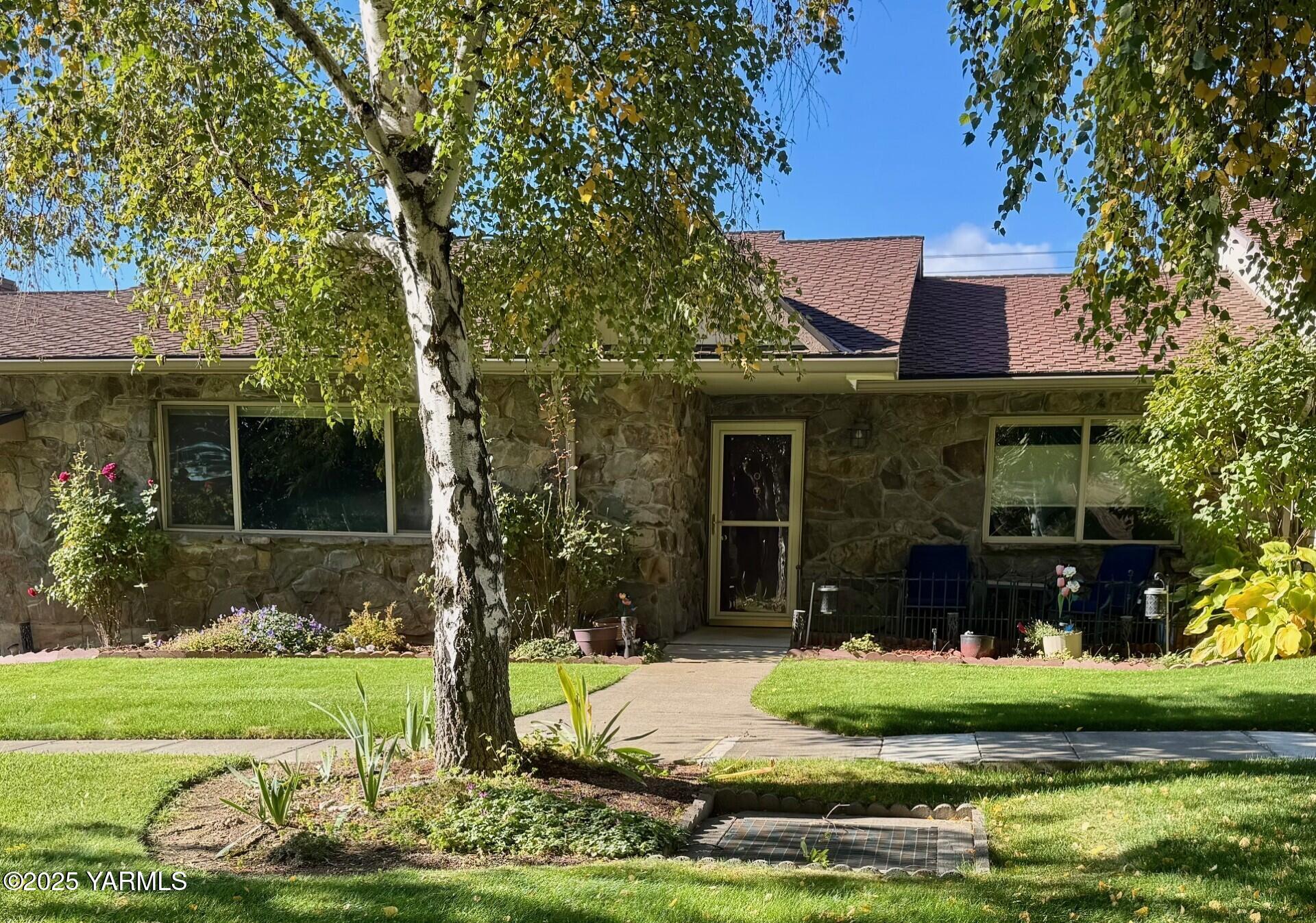 215 N 56th Ave Unit: 5