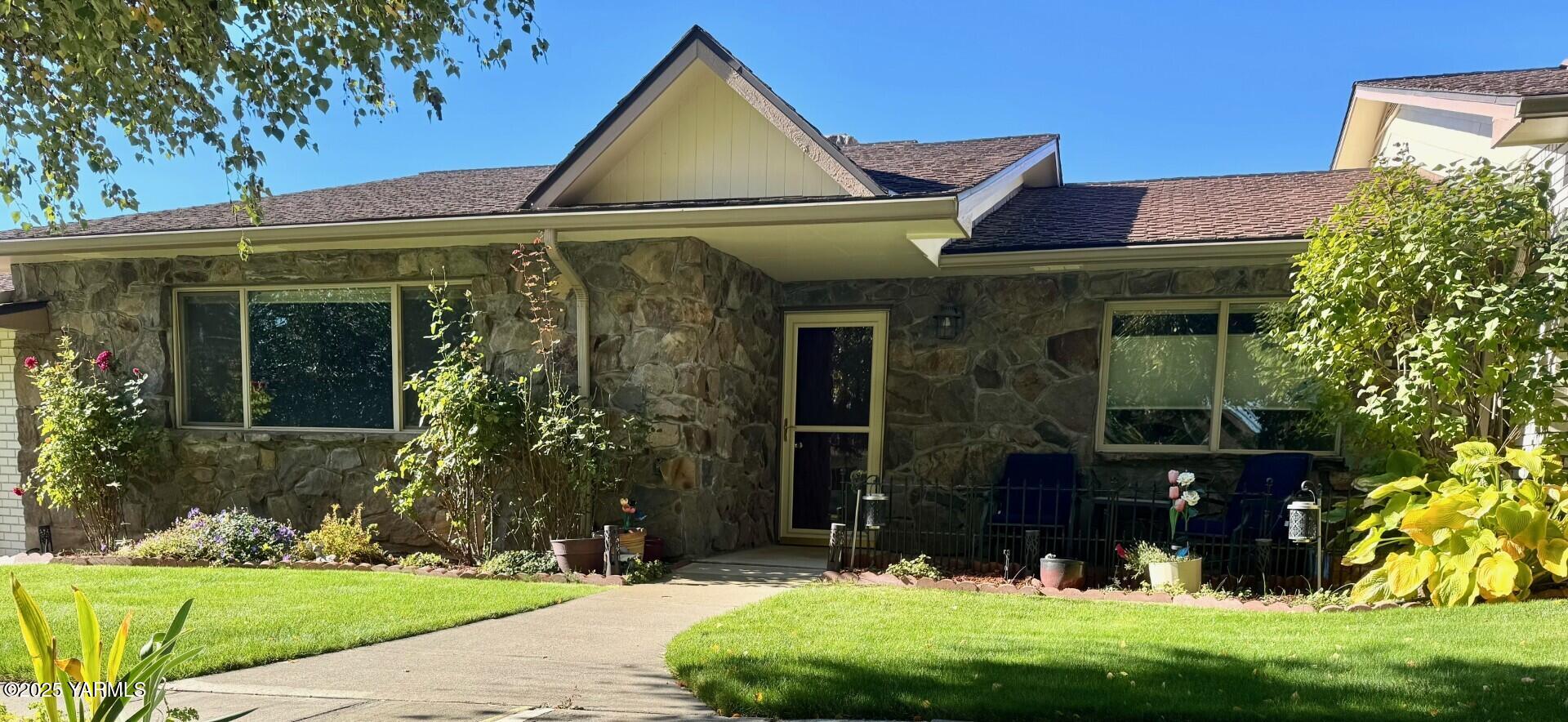 215 N 56th Ave Unit: 5