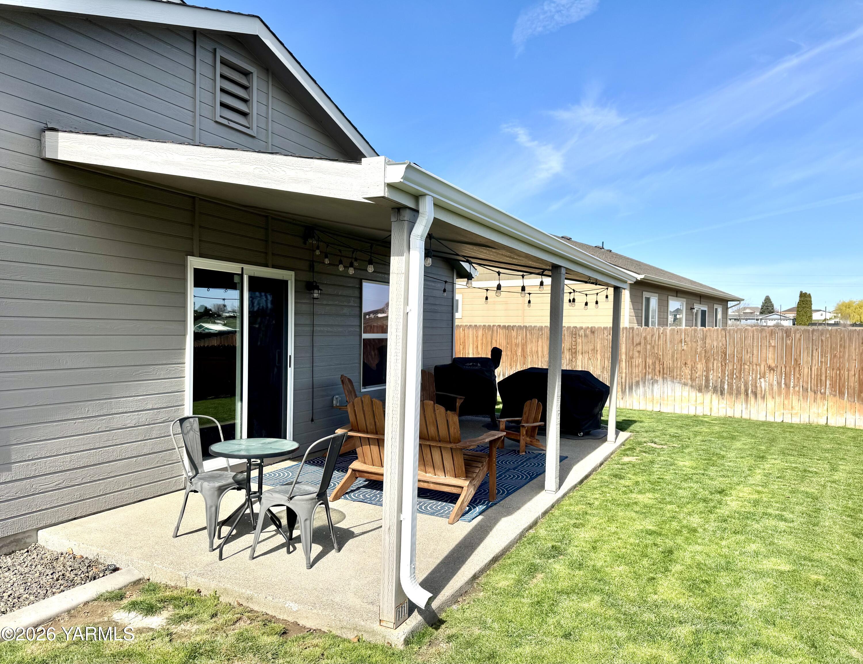 2403 S 73rd Ave