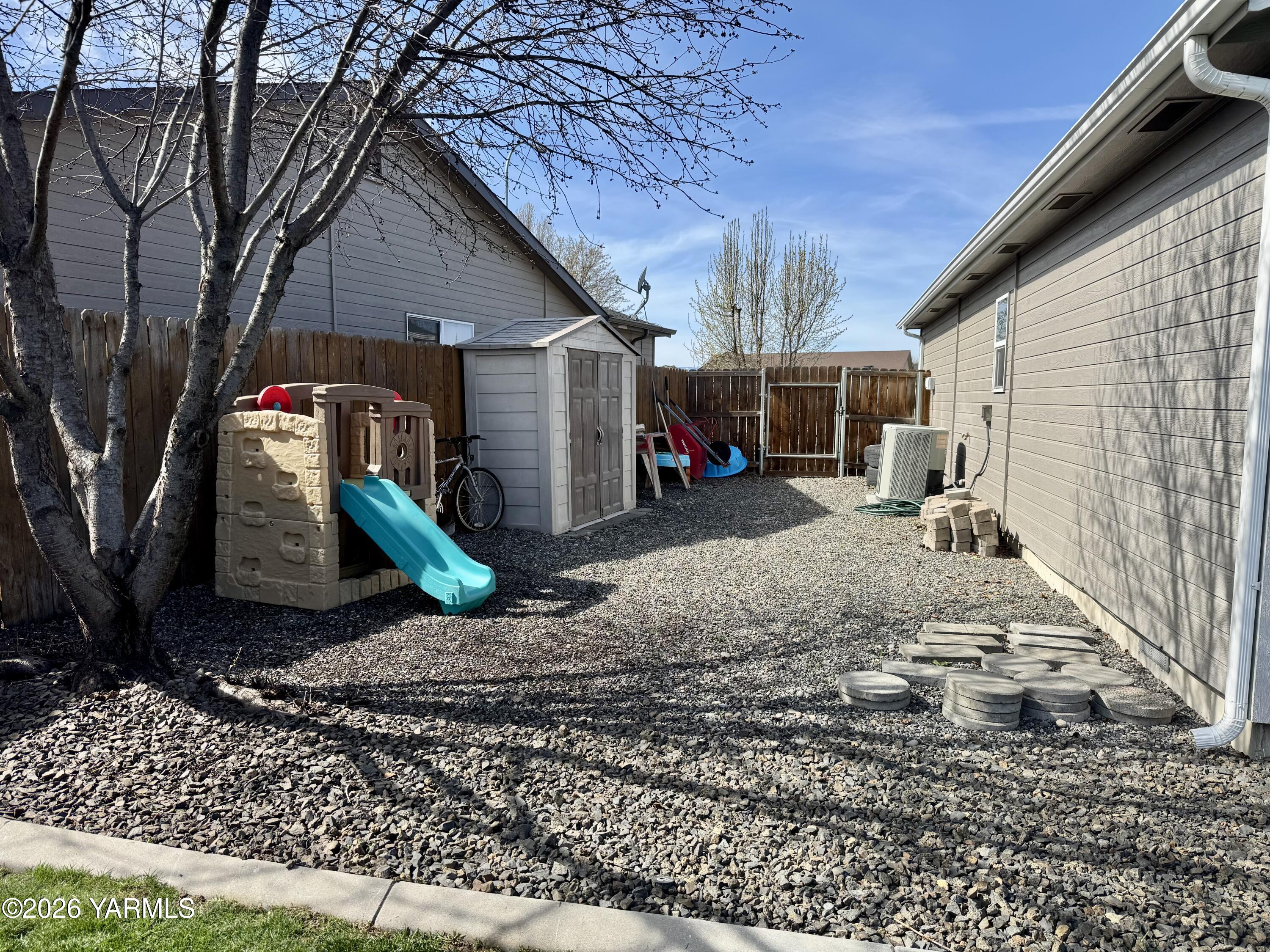 2403 S 73rd Ave