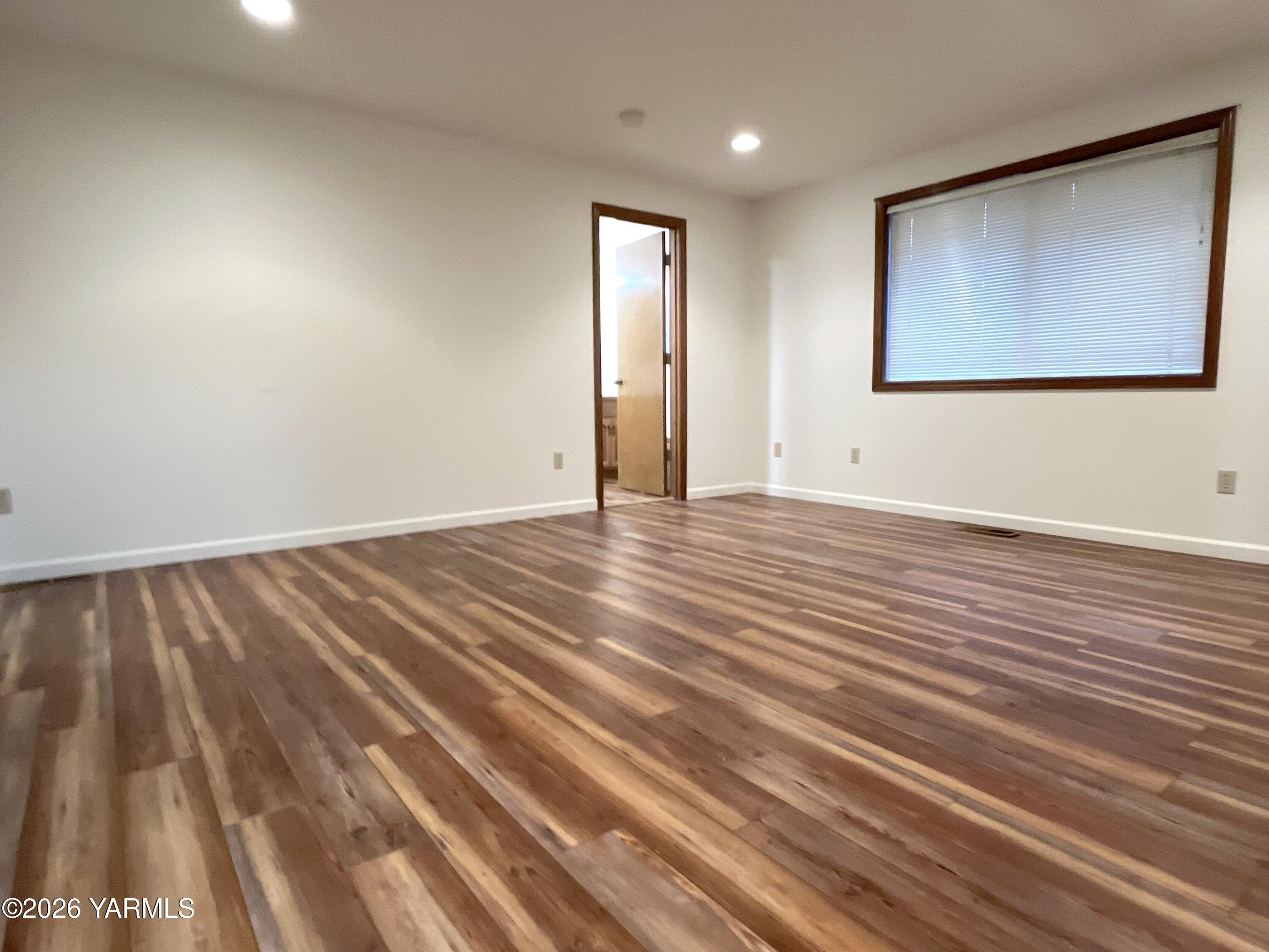 705 S 57th Ave