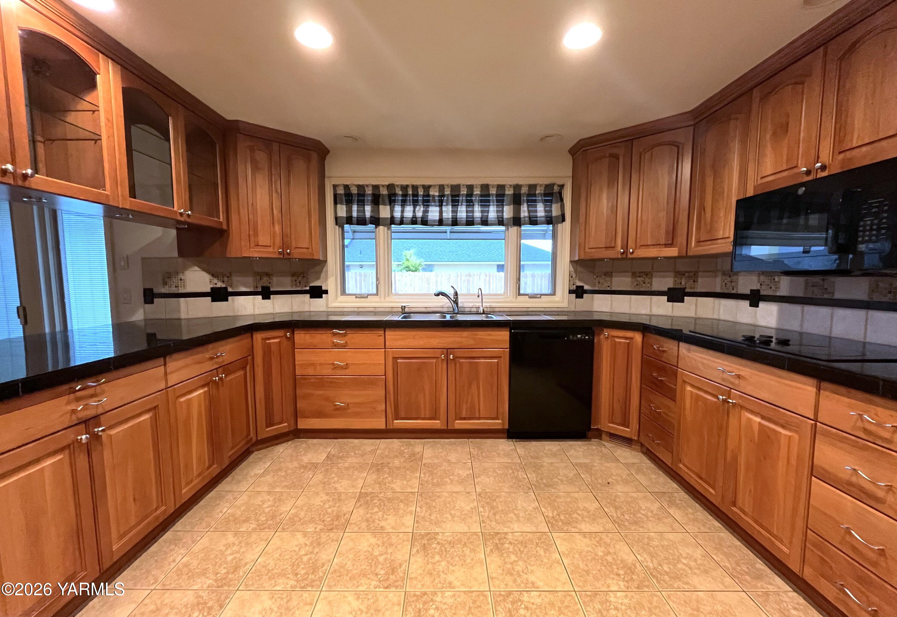 705 S 57th Ave