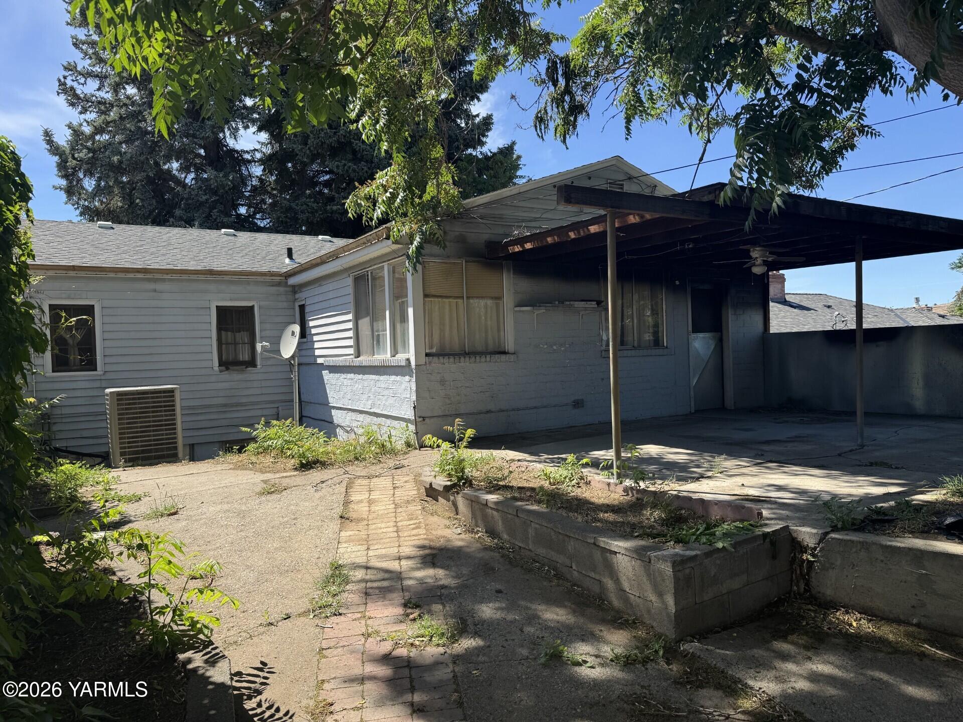 313 N 27th Ave