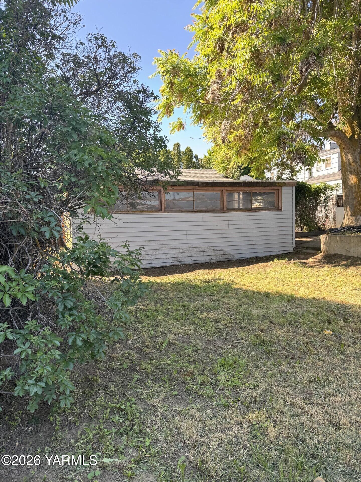 313 N 27th Ave