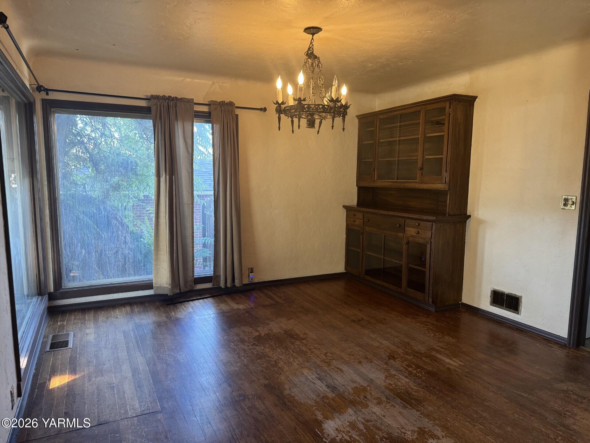313 N 27th Ave