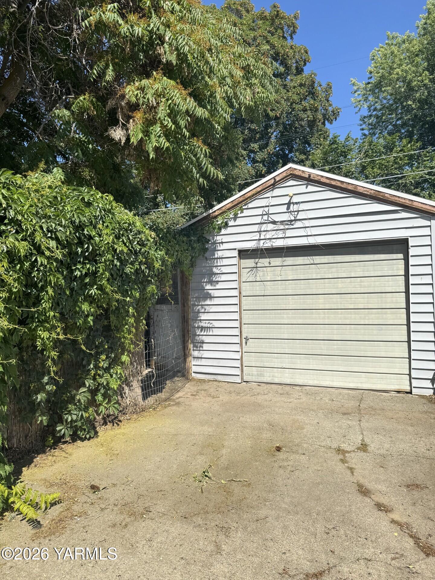 313 N 27th Ave