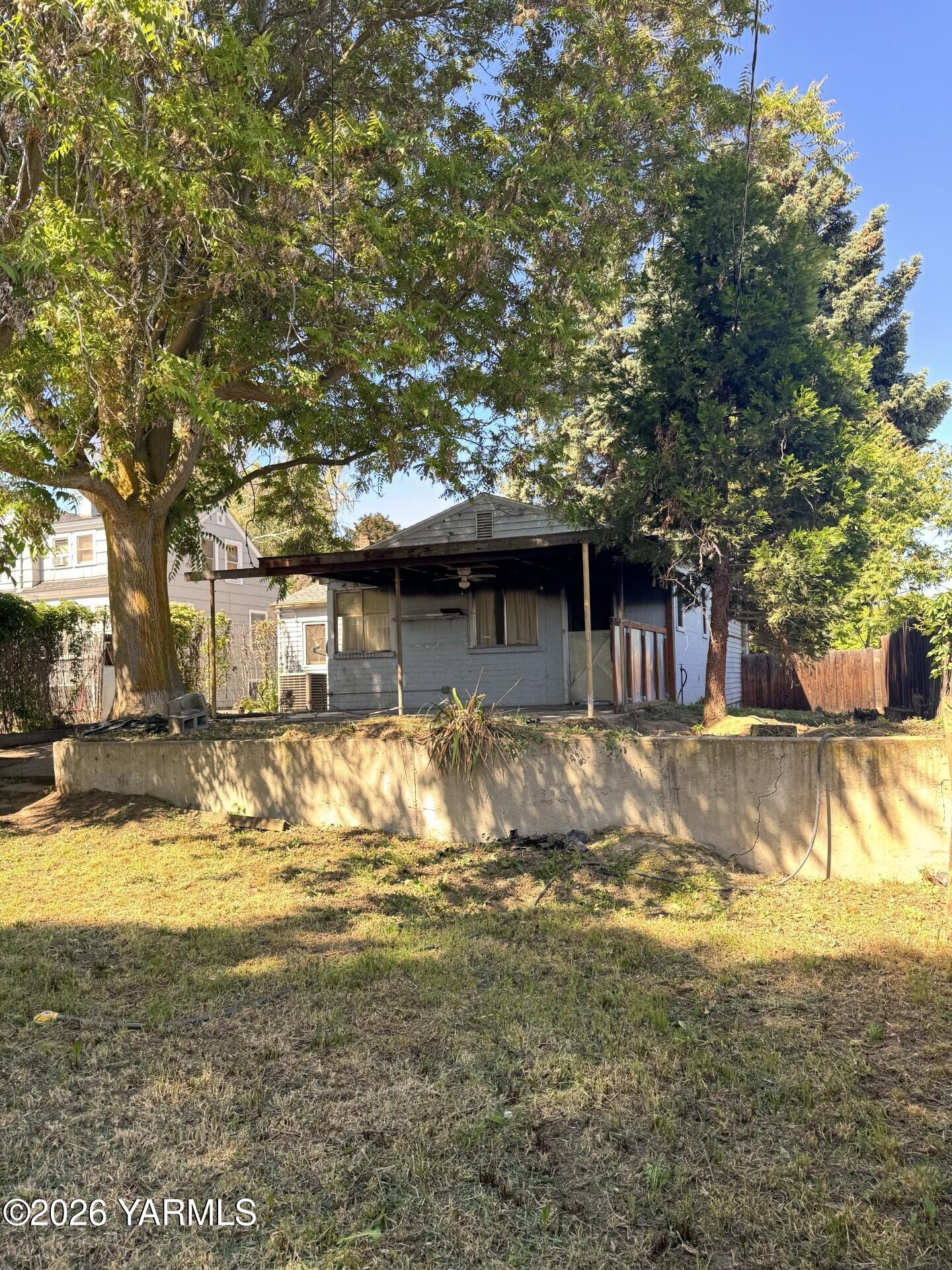 313 N 27th Ave