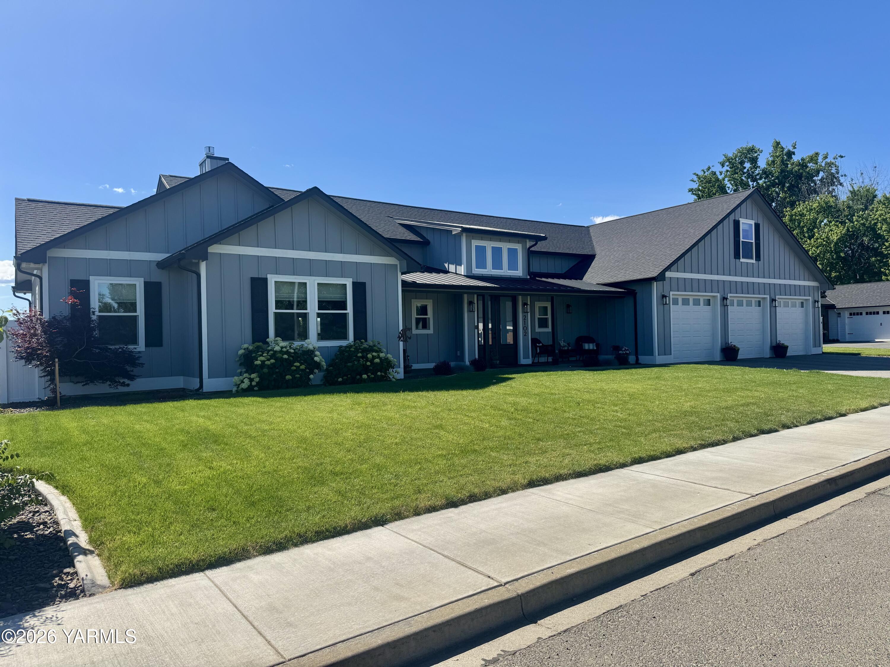 2102 S 96th Ave