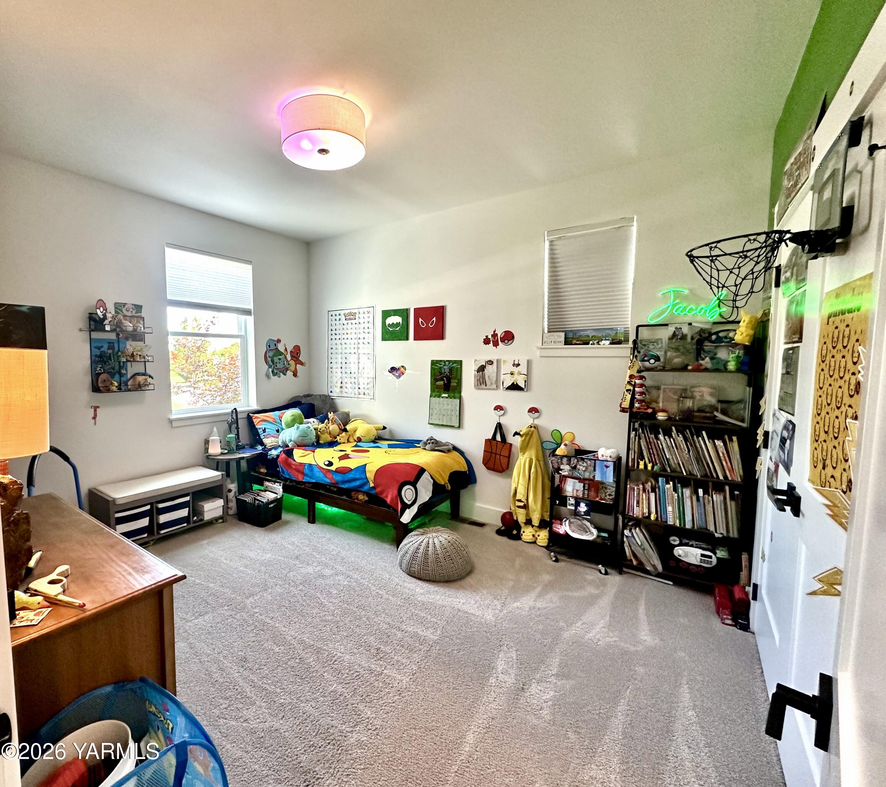 2102 S 96th Ave