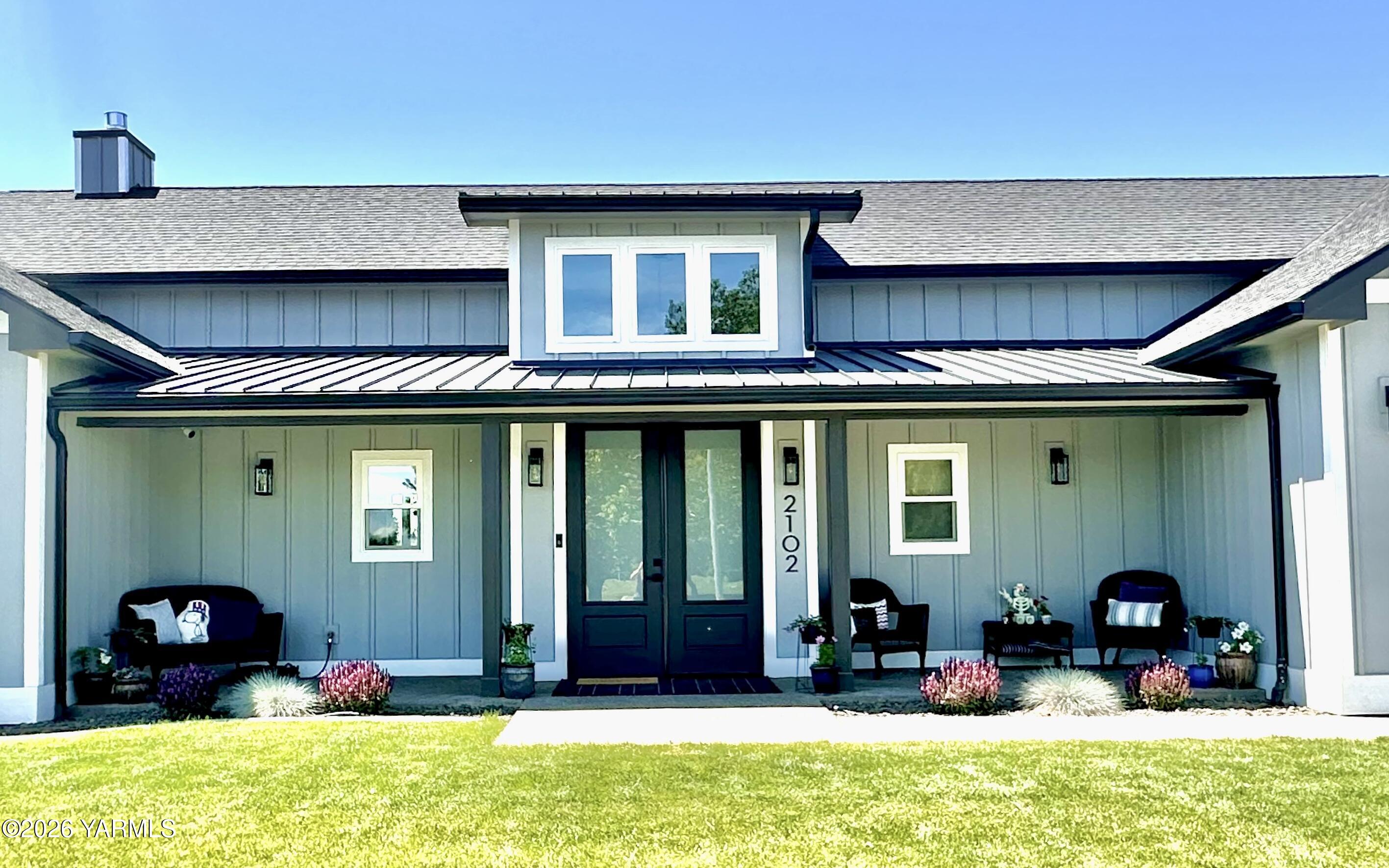 2102 S 96th Ave