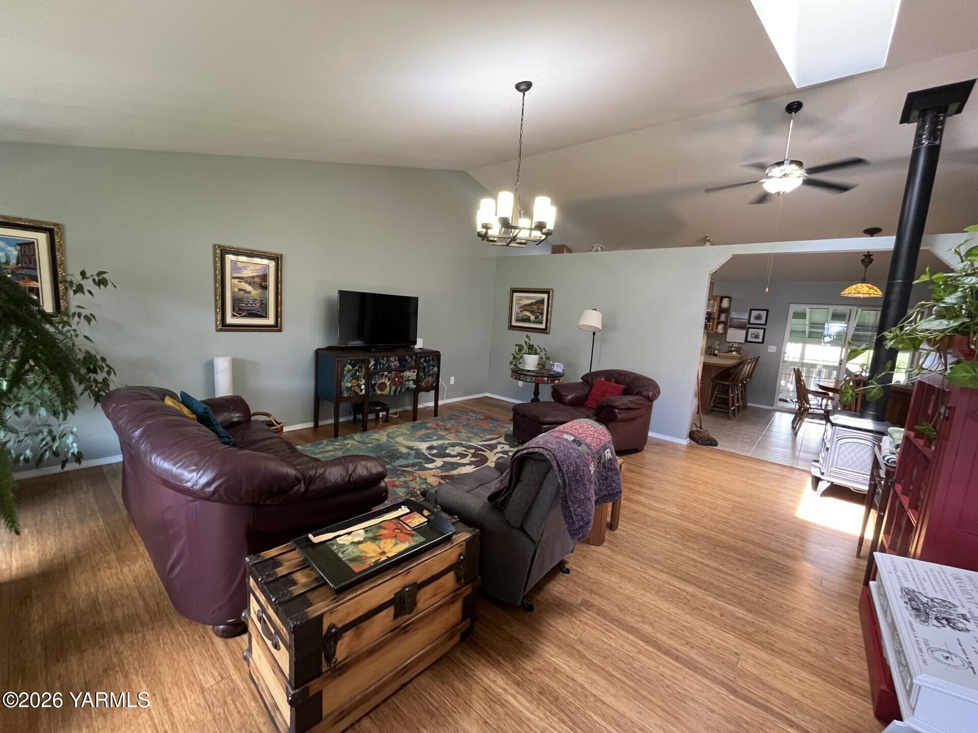 1603 W Orchard Ave