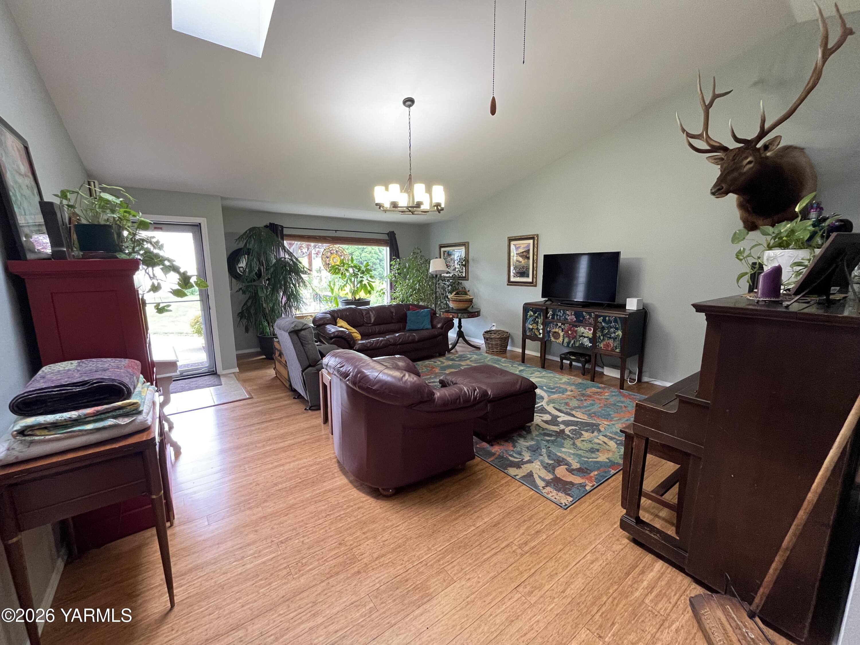1603 W Orchard Ave