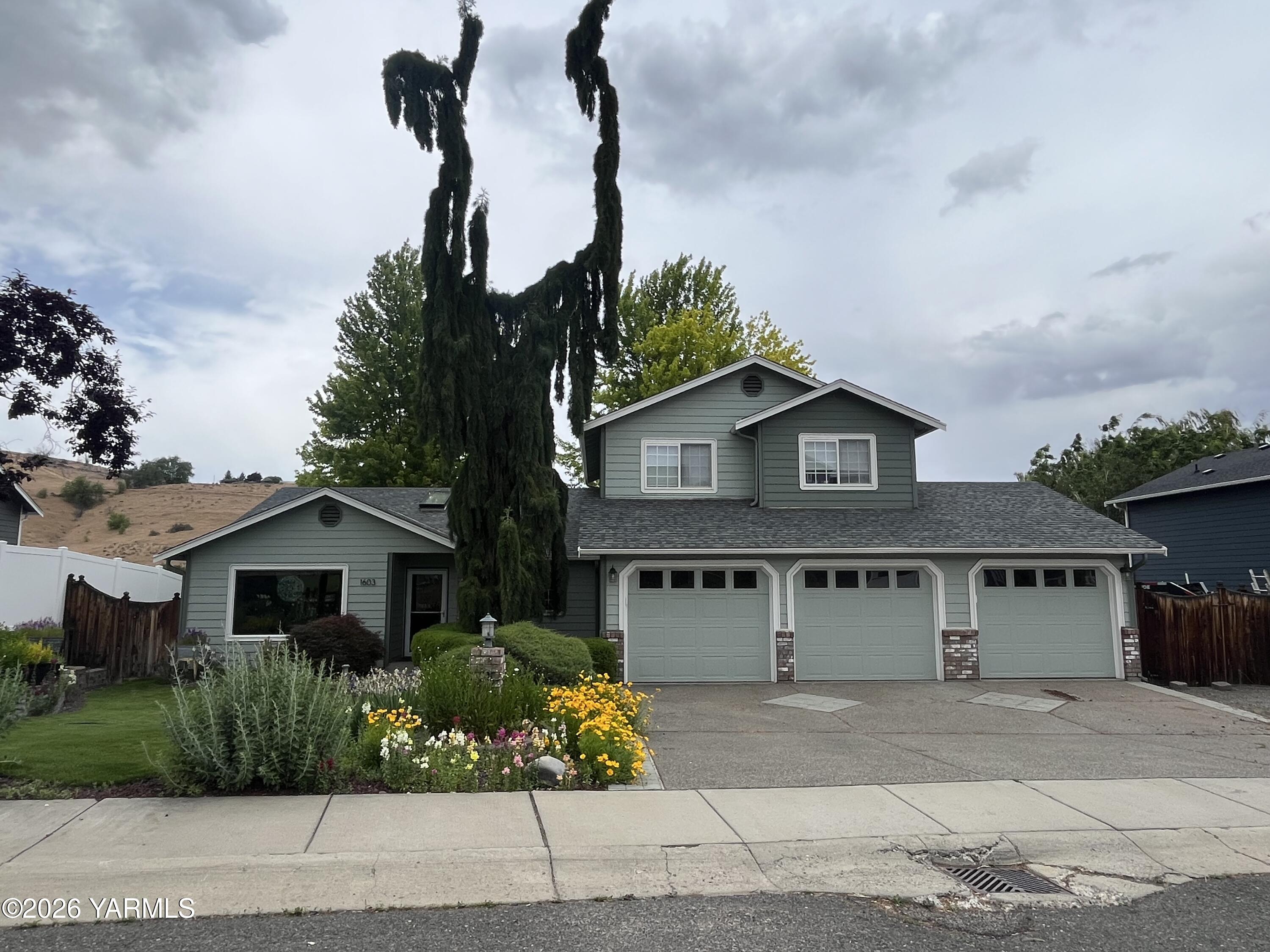 1603 W Orchard Ave