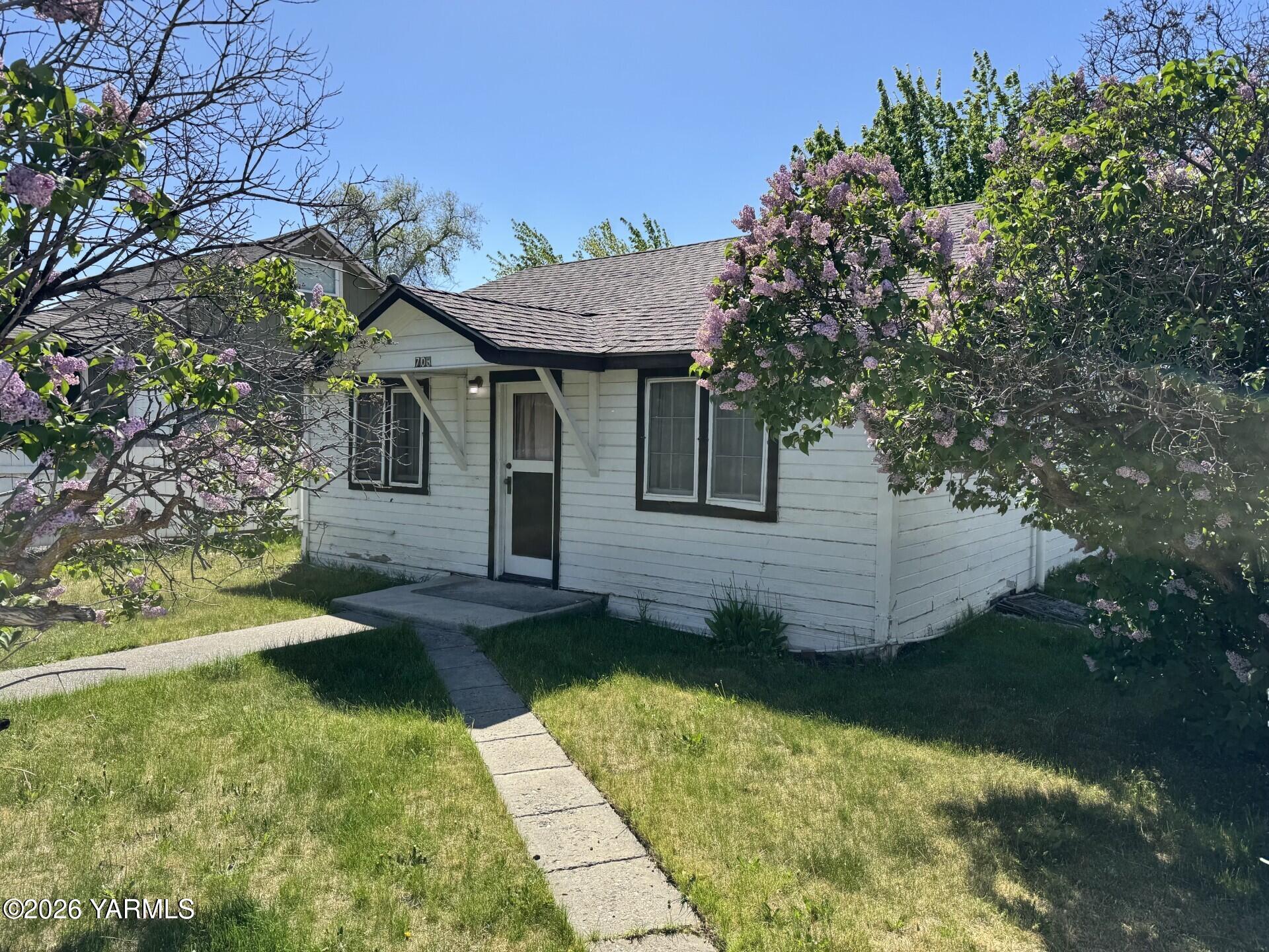 708 N 24th Ave