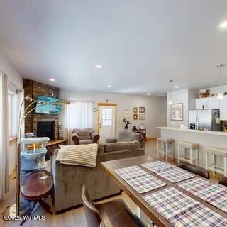 16331 Washington 410 Ave