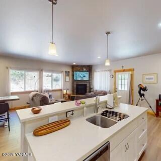 16331 Washington 410 Ave