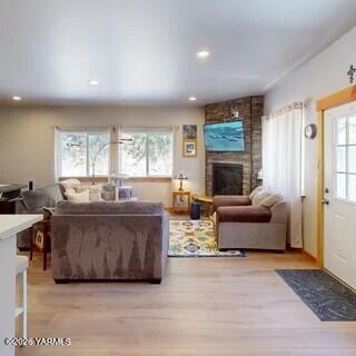 16331 Washington 410 Ave