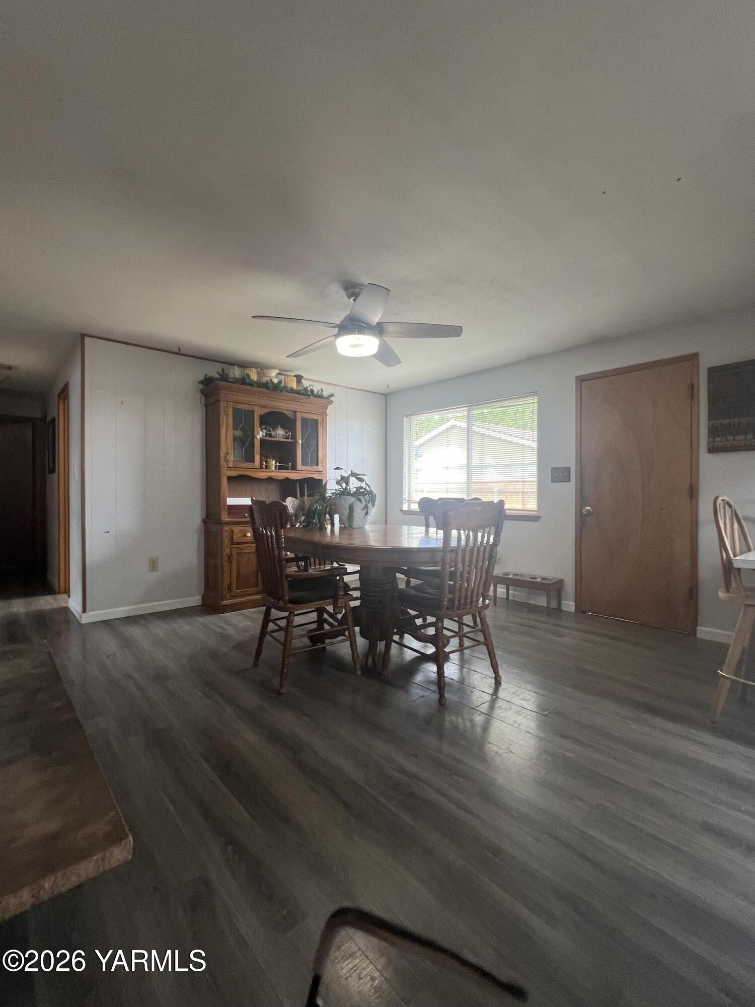 421 S 59th Ave