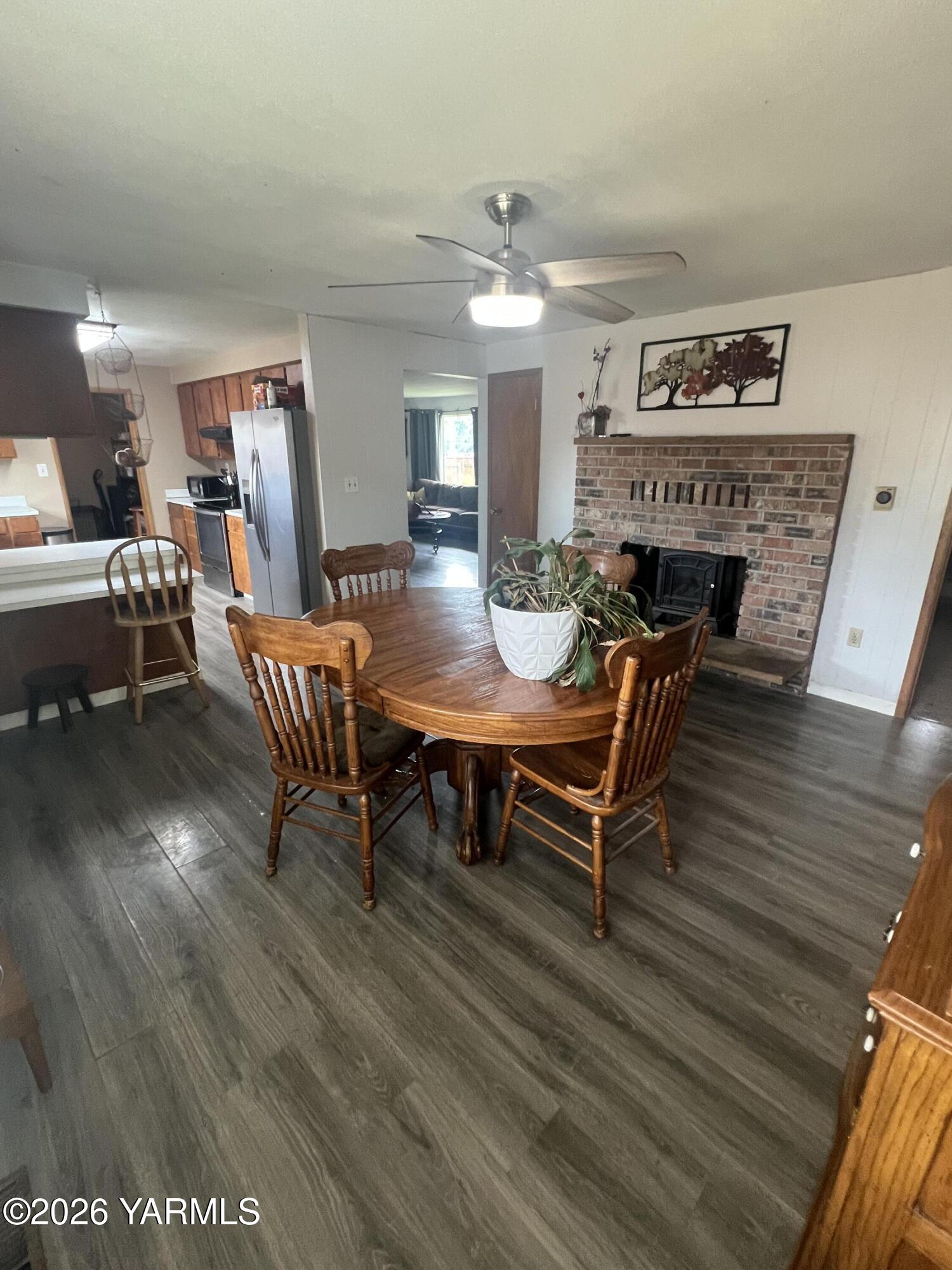 421 S 59th Ave