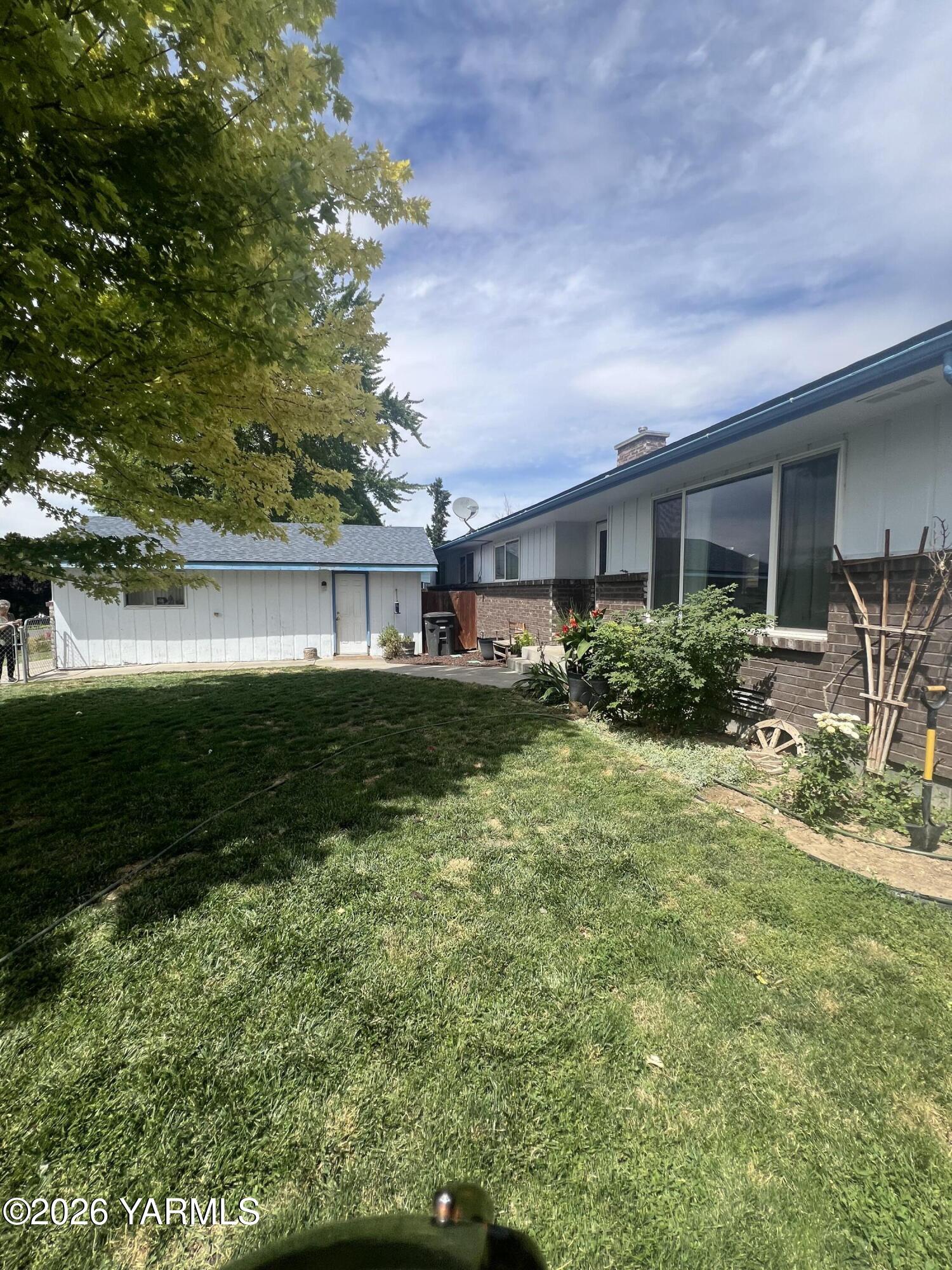 421 S 59th Ave