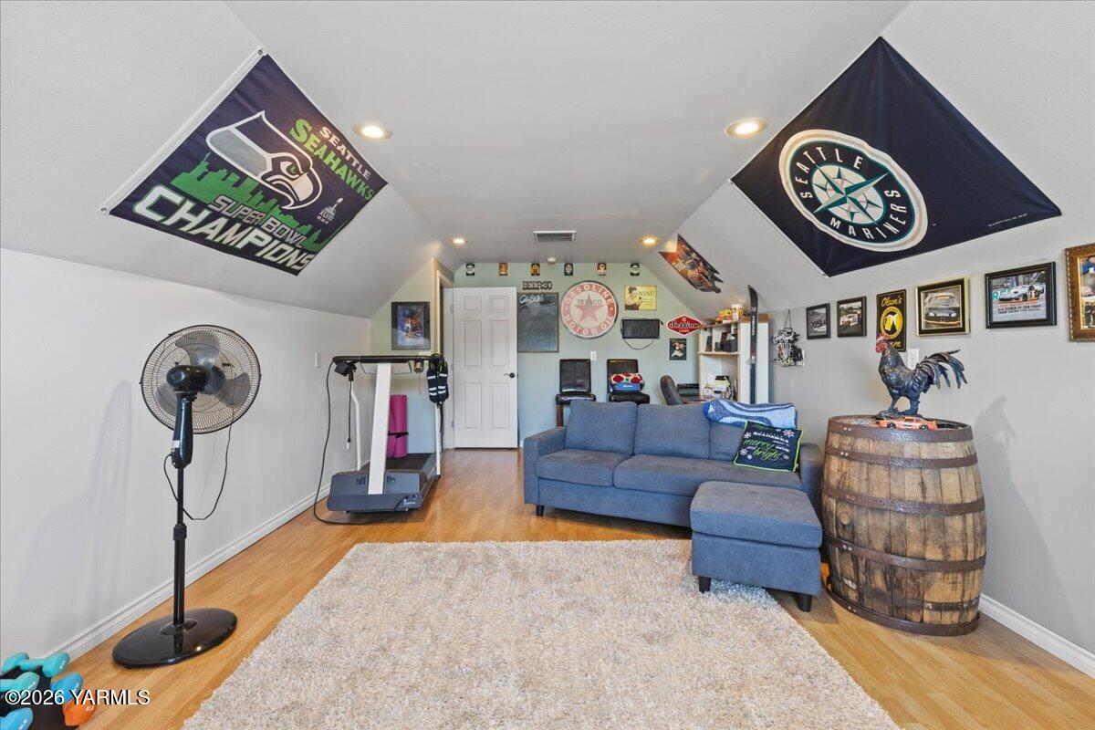 82 E Gleed Rd