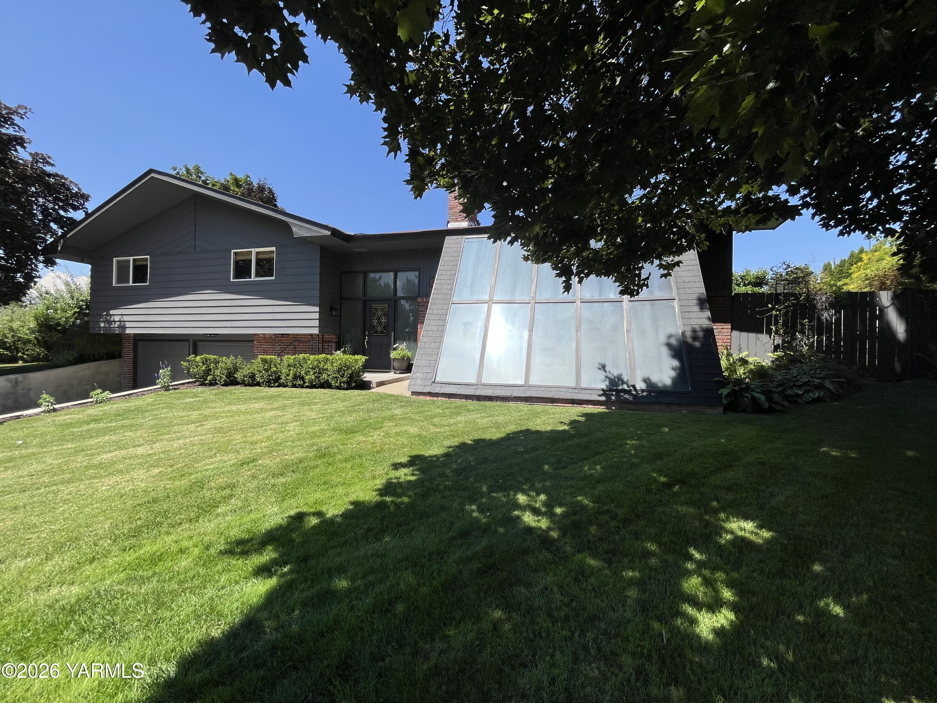 4307 Marylin Dr