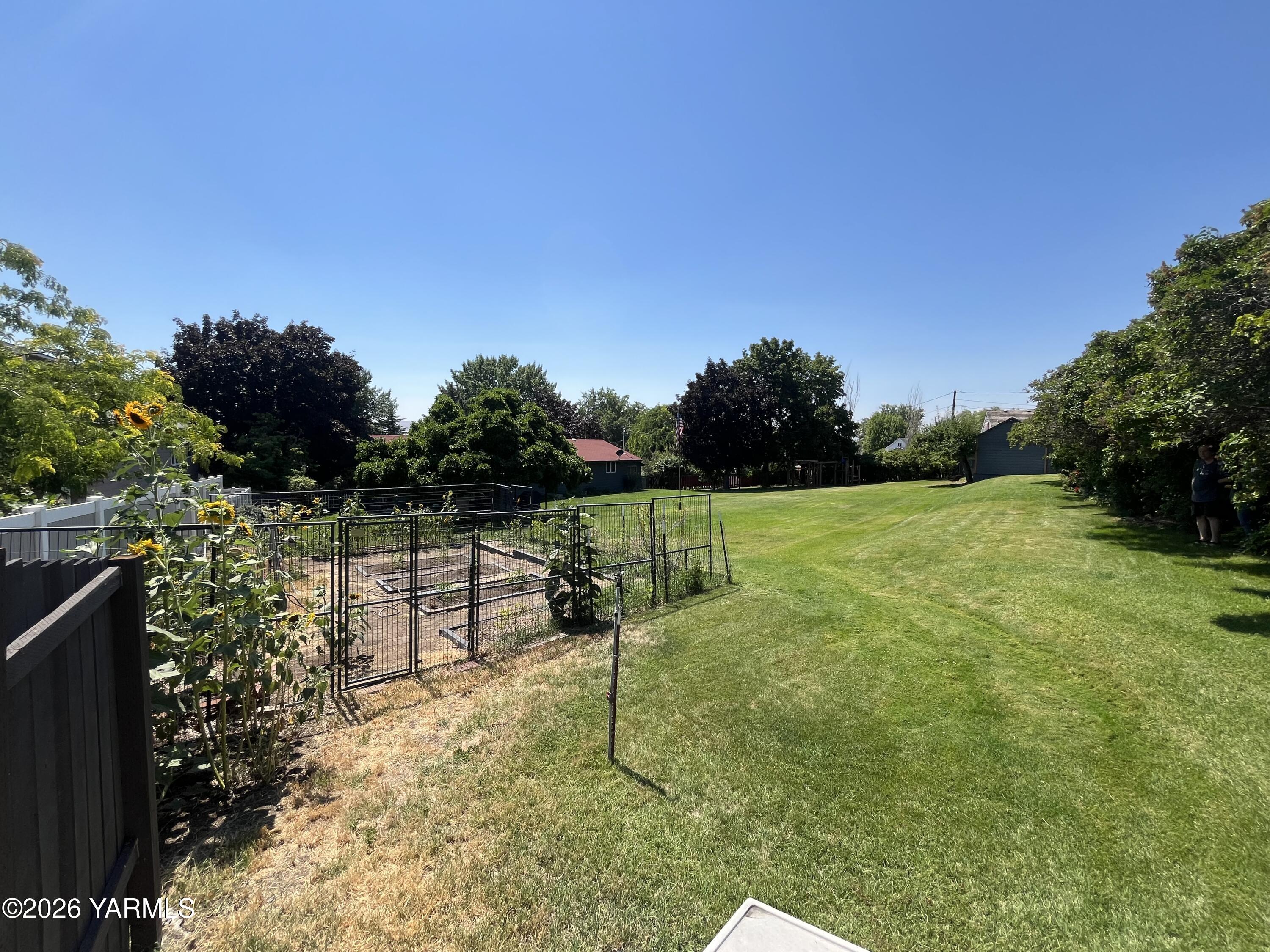 4307 Marylin Dr