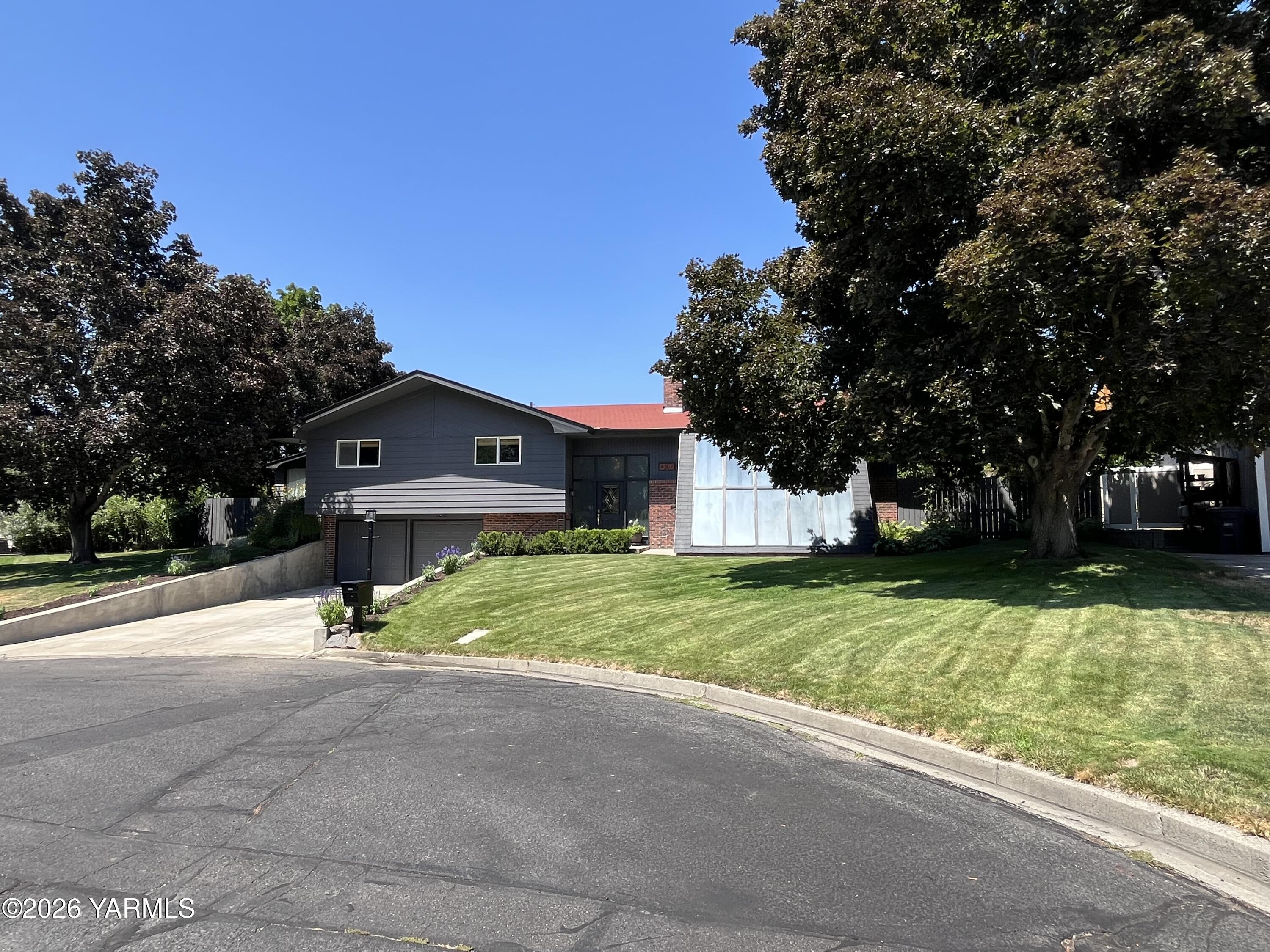 4307 Marylin Dr