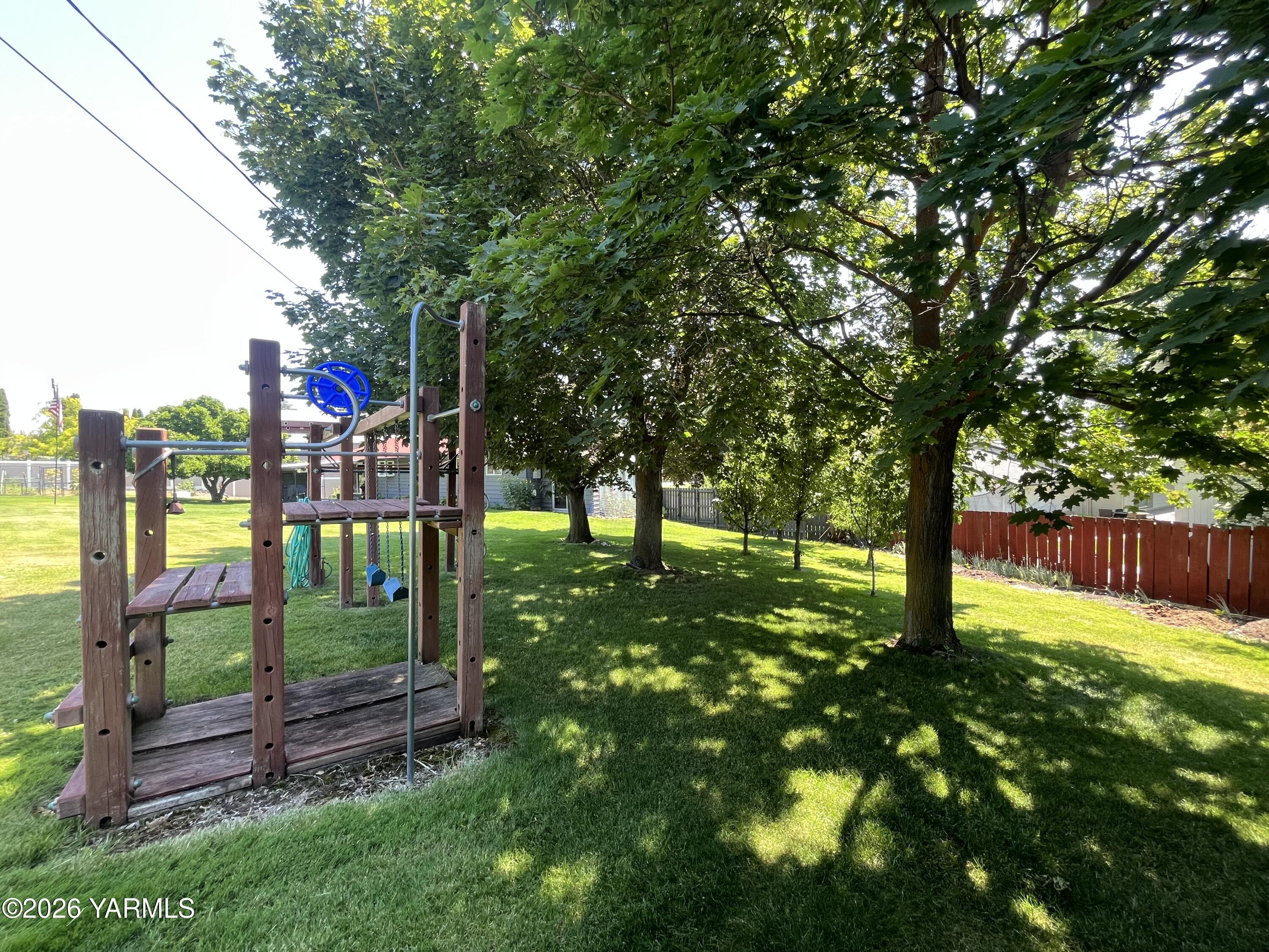 4307 Marylin Dr