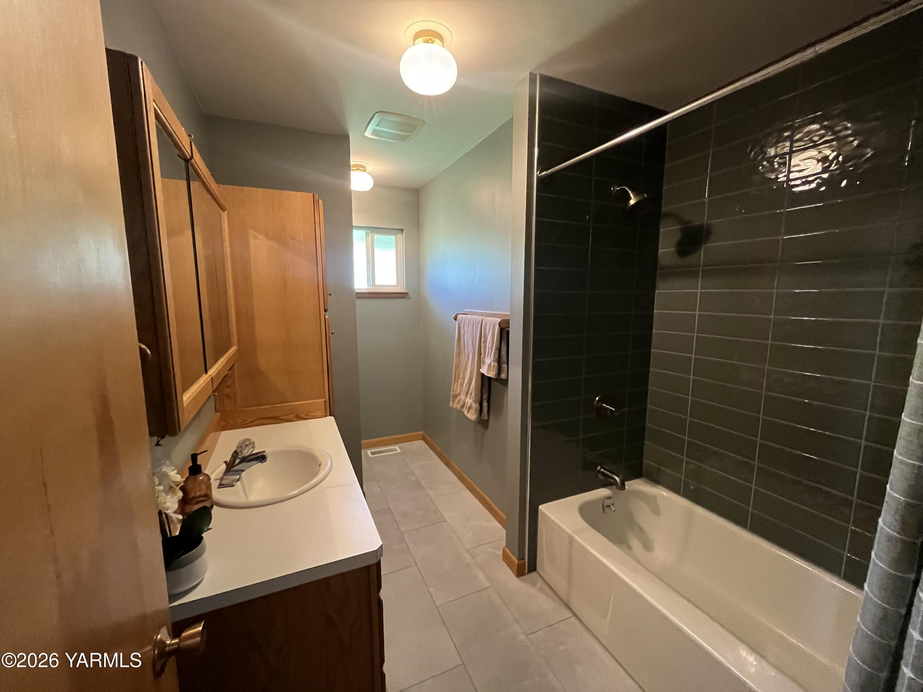4307 Marylin Dr
