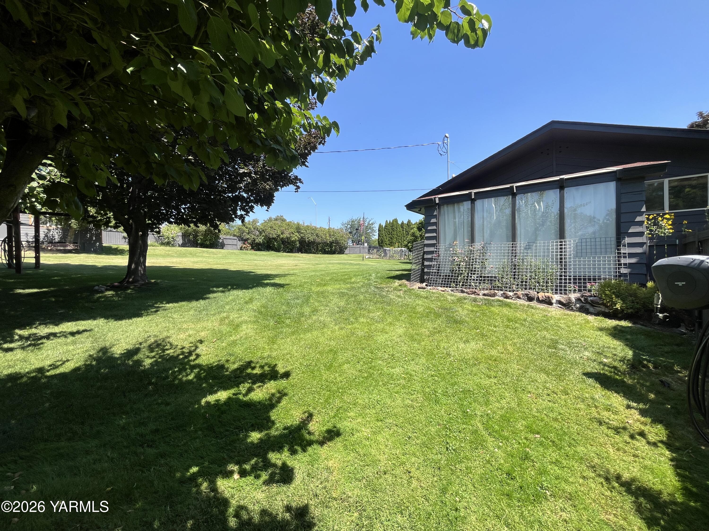 4307 Marylin Dr